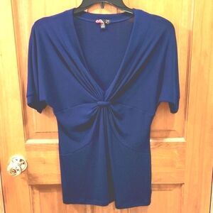 FOREVER 21 Blue top, elbow sleeve Size L